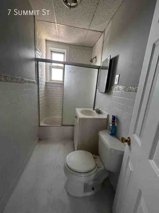 7 Summit St - Photo 5 of 9