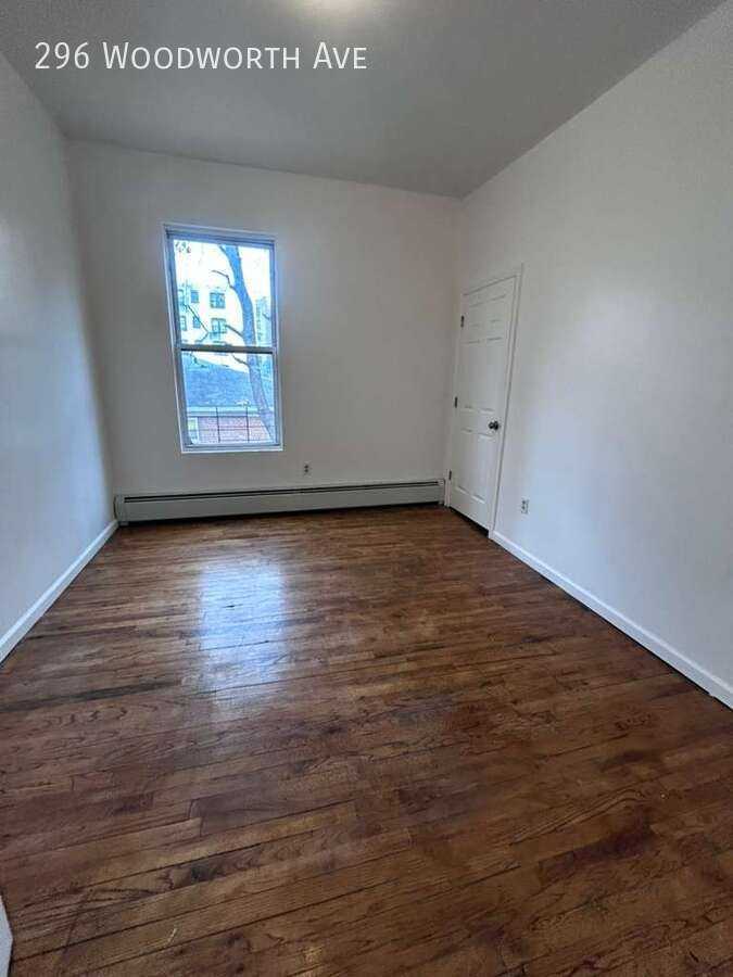 296 Woodworth Ave - Photo 5 of 8