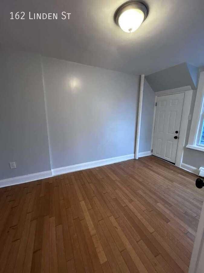 162 Linden St - Photo 2 of 11