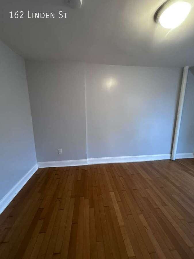 162 Linden St - Photo 4 of 11