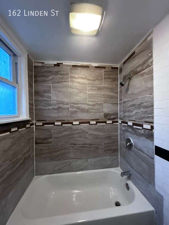162 Linden St - Photo 5 of 11