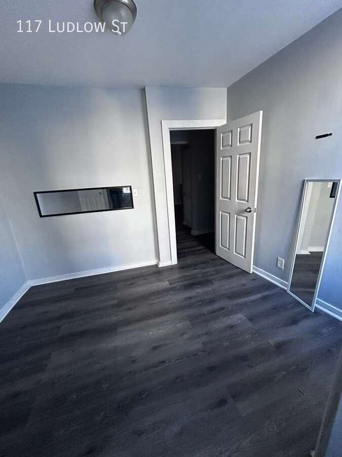 117 Ludlow St - Photo 2 of 4