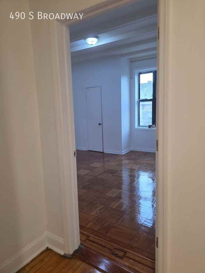 490 S Broadway - Photo 6 of 10
