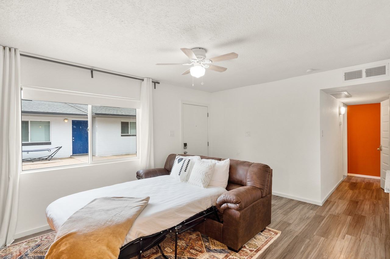 1232 W 4th St #1 - Photo 5 of 15