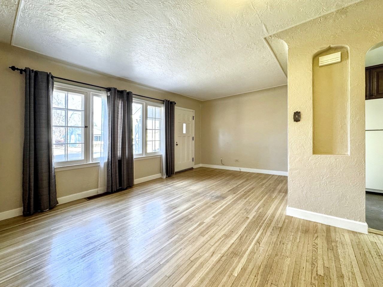 1050 E Bates Pkwy - Photo 4 of 16