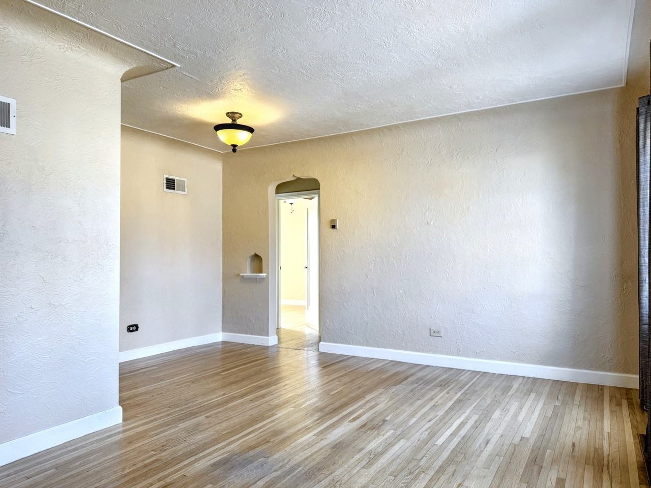 1050 E Bates Pkwy - Photo 5 of 16