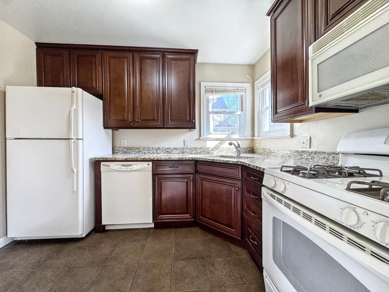 1050 E Bates Pkwy - Photo 7 of 16