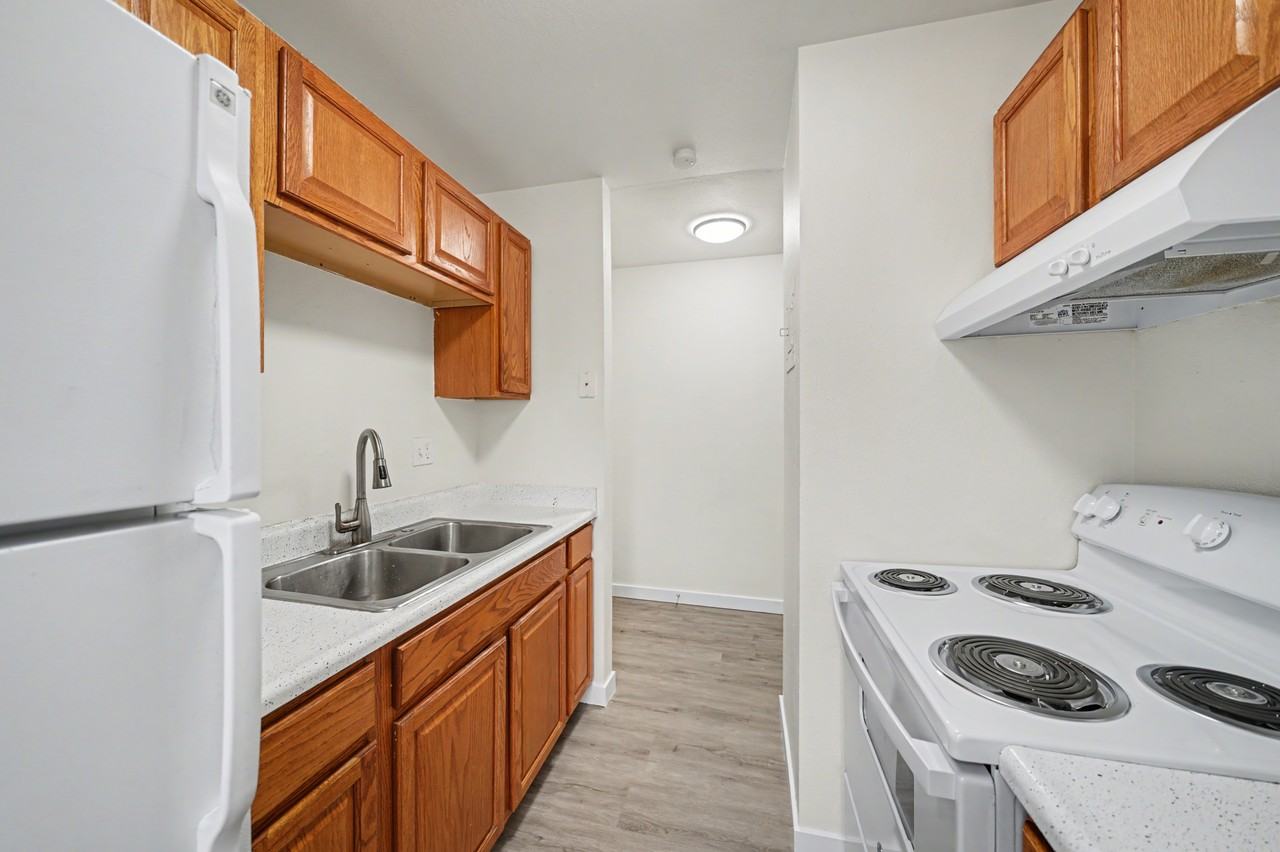 4270 Loomis Ave #B - Photo 4 of 11