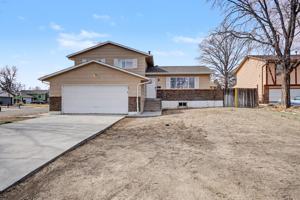 featured image of 165 Glenn Pl