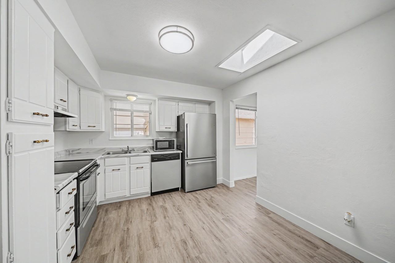 165 Glenn Pl - Photo 5 of 21