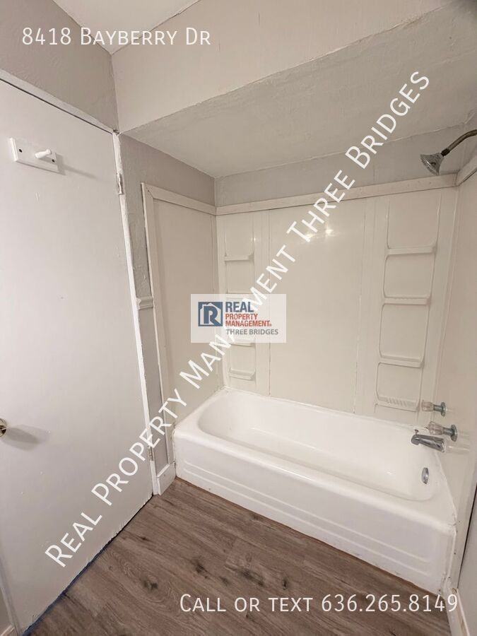 8418 Bayberry Dr - Photo 6 of 15