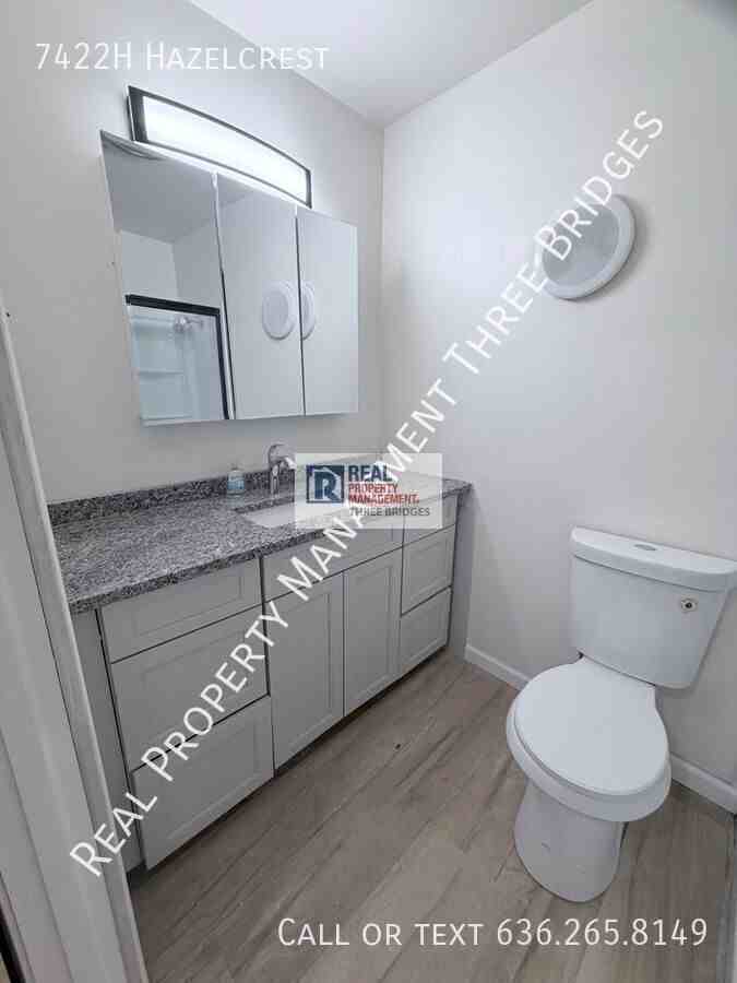 7422 Hazelcrest Dr Apt H - Photo 3 of 8