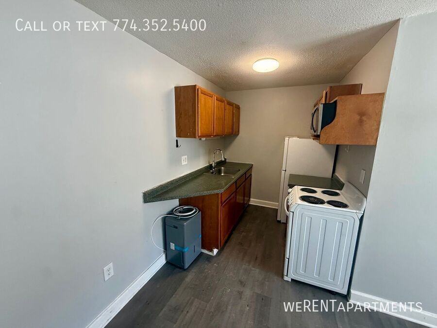 14 Bristol St #2 - Photo 3 of 12