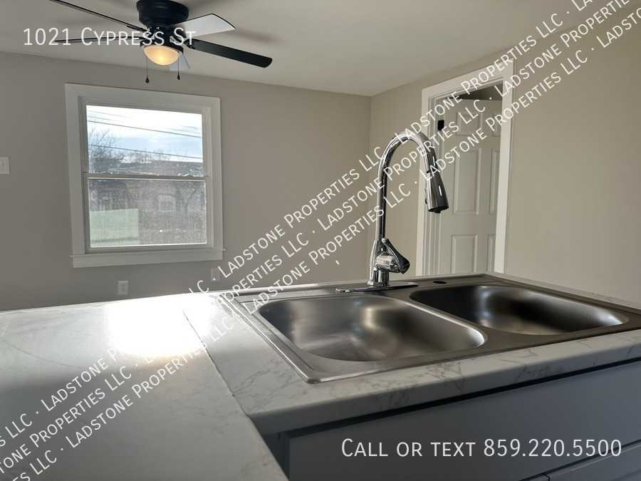 1021 Cypress St - Photo 7 of 23