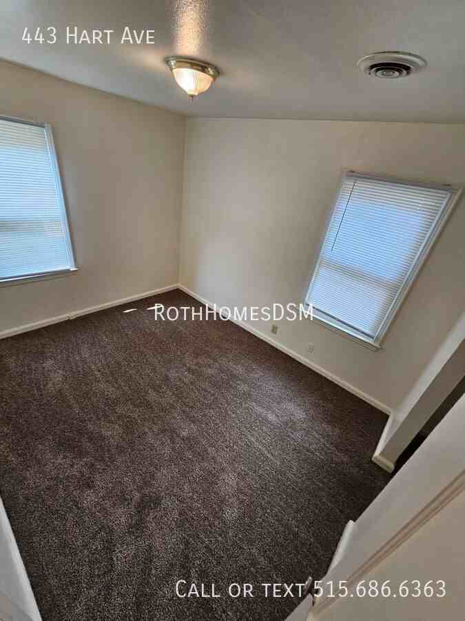 443 Hart Ave - Photo 7 of 14