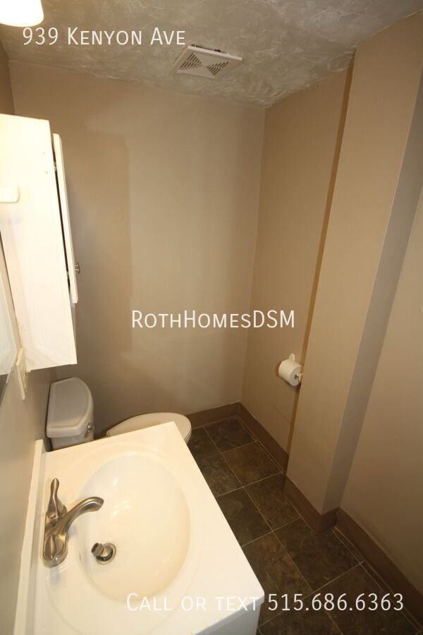 939 Kenyon Ave - Photo 2 of 15