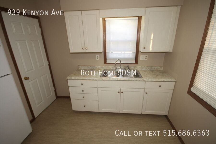 939 Kenyon Ave - Photo 4 of 15