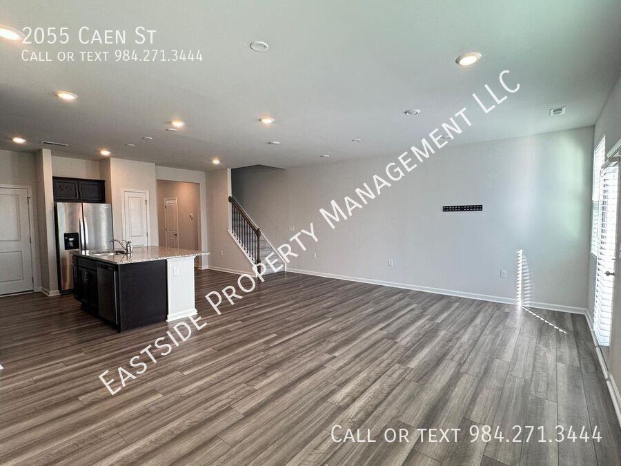 2055 Caen St - Photo 3 of 21