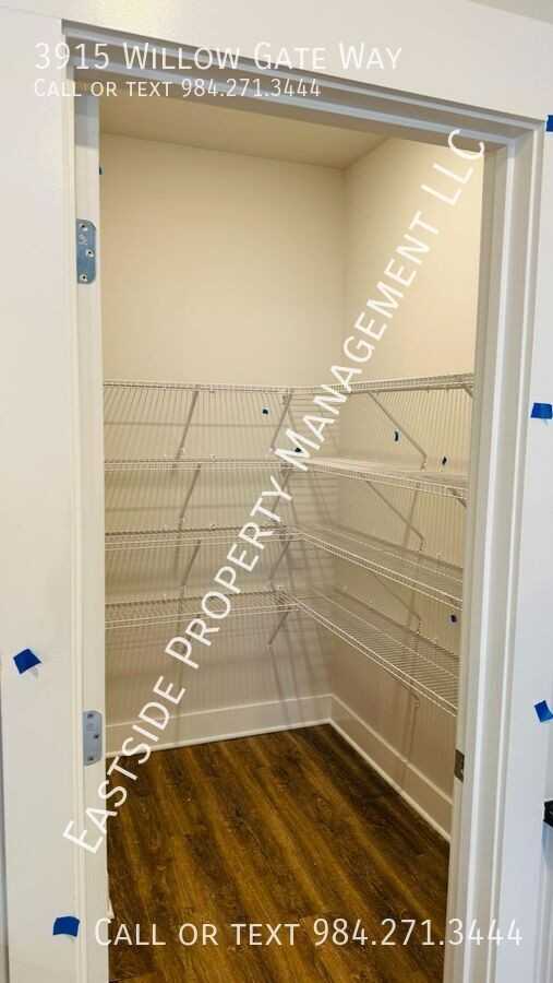 3915 Willow Gate Way - Photo 6 of 29