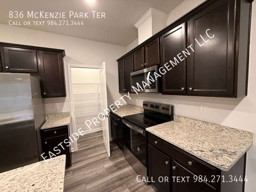 836 Mckenzie Park Ter - Photo 3 of 21