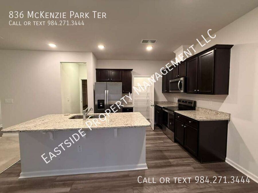 836 Mckenzie Park Ter - Photo 5 of 21