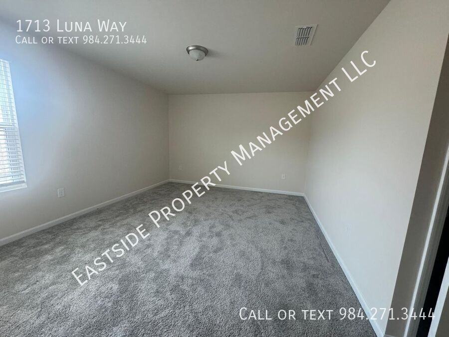 1713 Luna Way - Photo 6 of 9