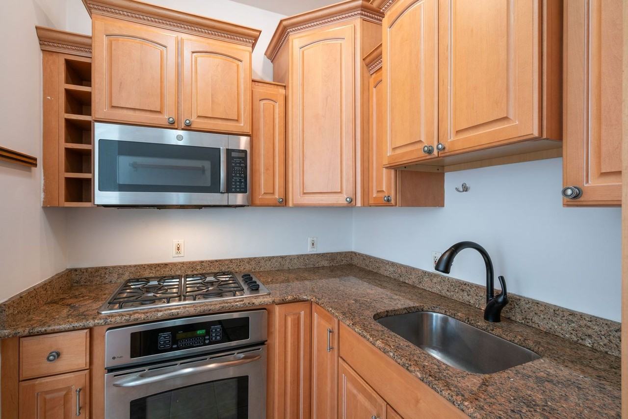 1349 Ellsworth St #1E - Photo 6 of 19