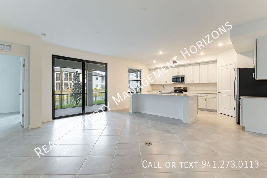 5628 Summit Pointe Cir #104 - Photo 4 of 30