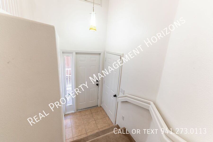 6989 Prosperity Cir - Photo 4 of 29