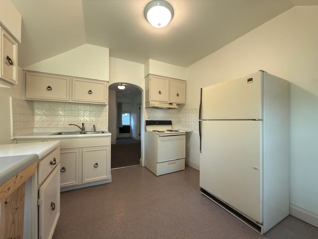 320 E Indiana Ave #A - Photo 3 of 6