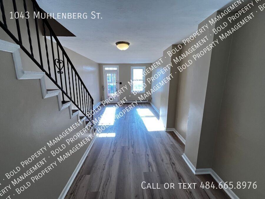 1043 Muhlenberg St - Photo 2 of 6