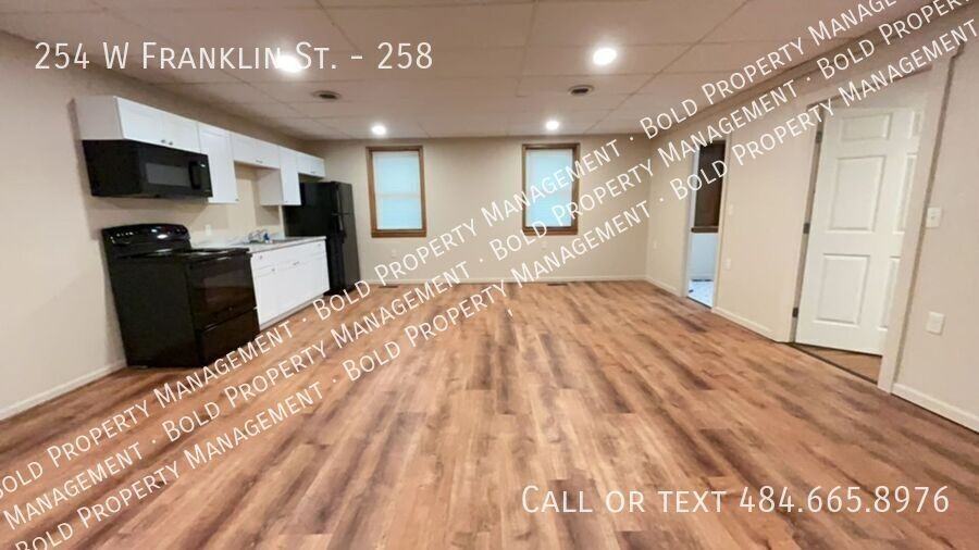 254 W Franklin St #258 - Photo 5 of 12