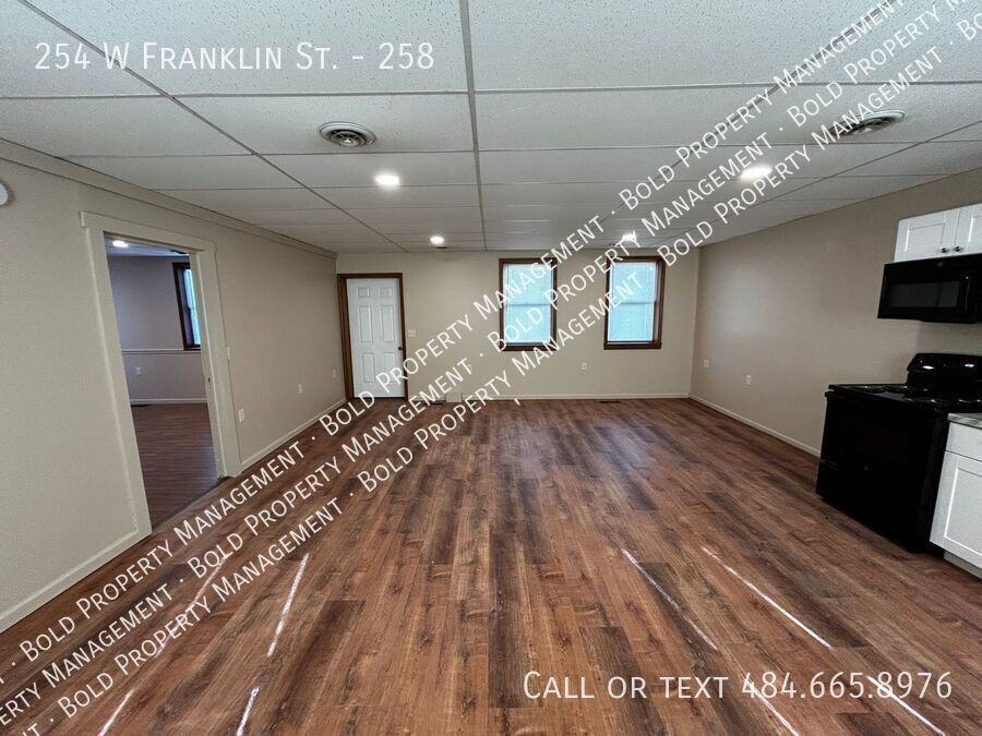 254 W Franklin St #258 - Photo 6 of 12