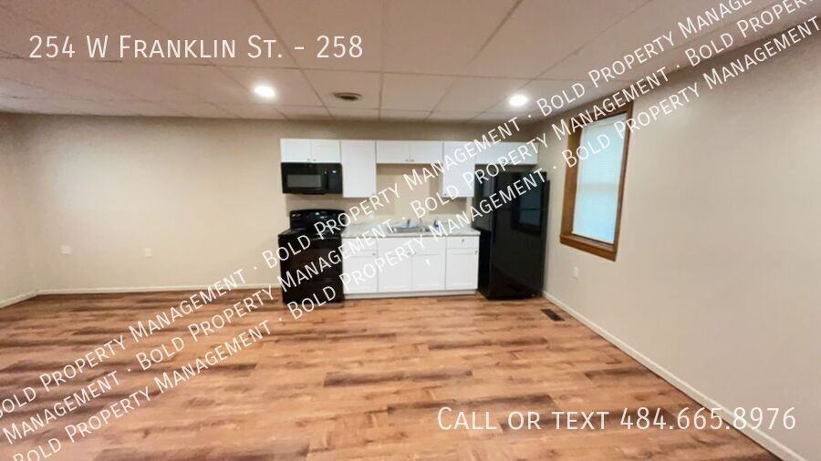 254 W Franklin St #258 - Photo 7 of 12