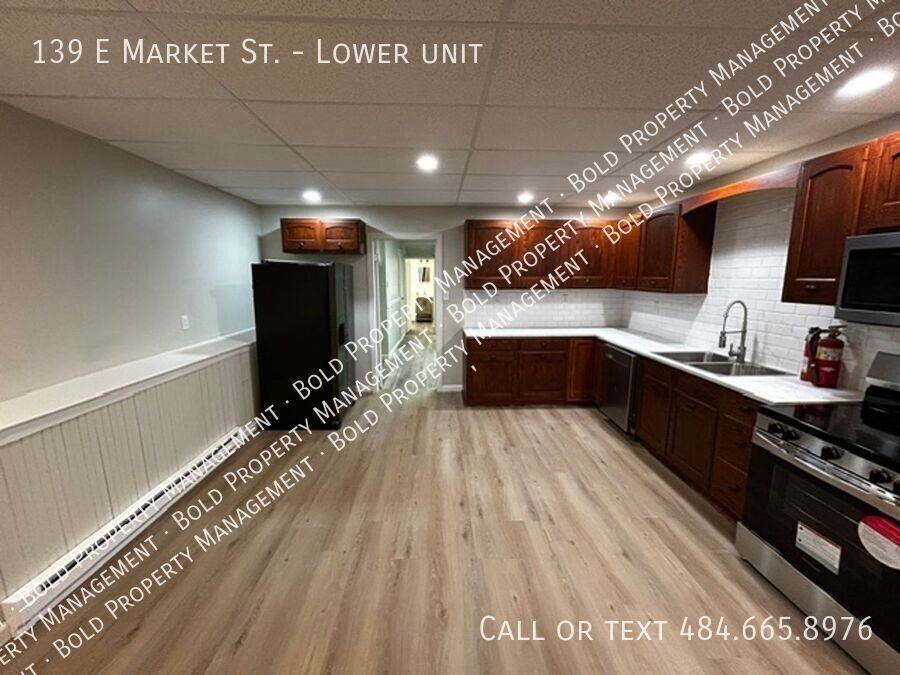 139 E Market St - Photo 4 of 10