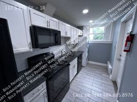 featured image of 117 S 6th St #1R