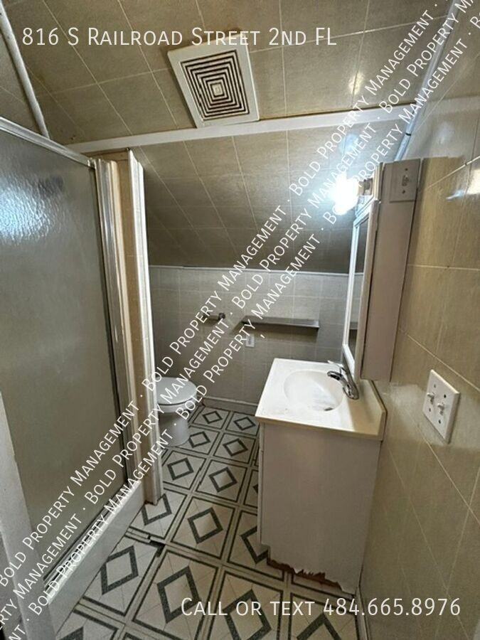 816 S Railroad St Apt 2nd - Photo 6 of 13
