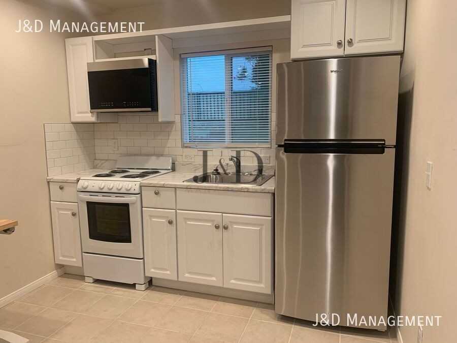 3080 Webster Ave - Photo 2 of 12