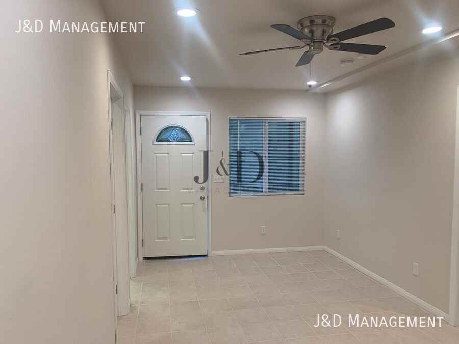 3080 Webster Ave - Photo 4 of 12