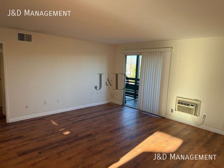 526 S Tulip St #2 - Photo 2 of 10