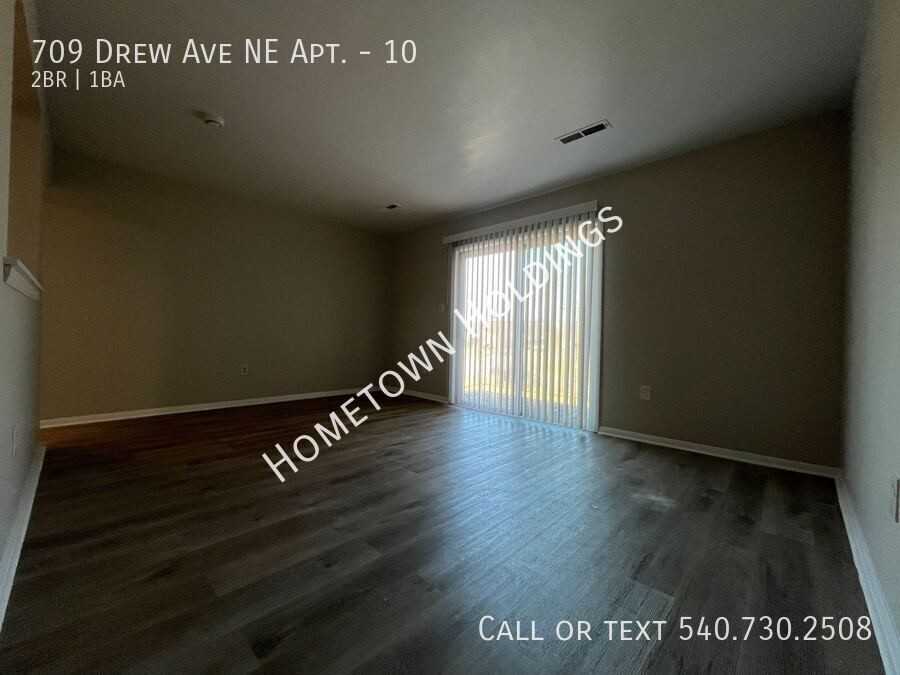 709 Drew Ave Ne #10 - Photo 3 of 12