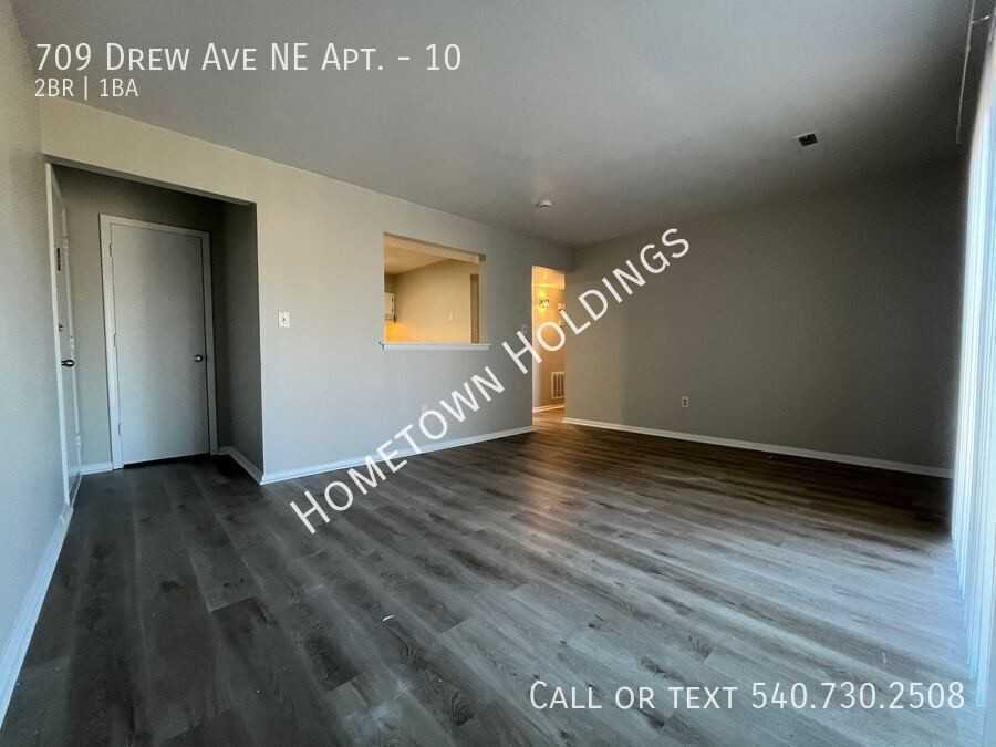 709 Drew Ave Ne #10 - Photo 4 of 12