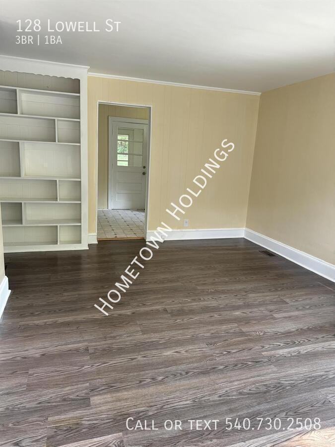 128 Lowell St - Photo 3 of 10