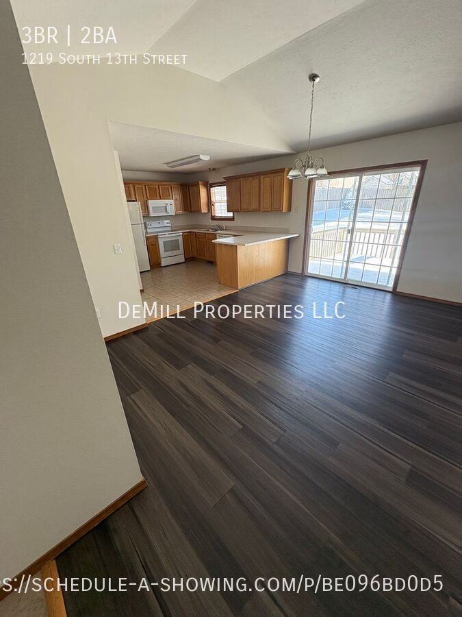 1219 S 13th St - Photo 4 of 13