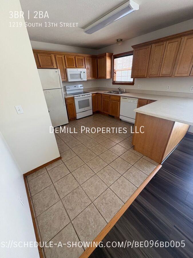 1219 S 13th St - Photo 6 of 13