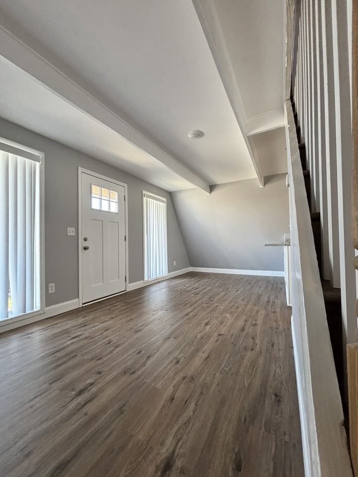 43 Swiss Dr - Photo 7 of 19