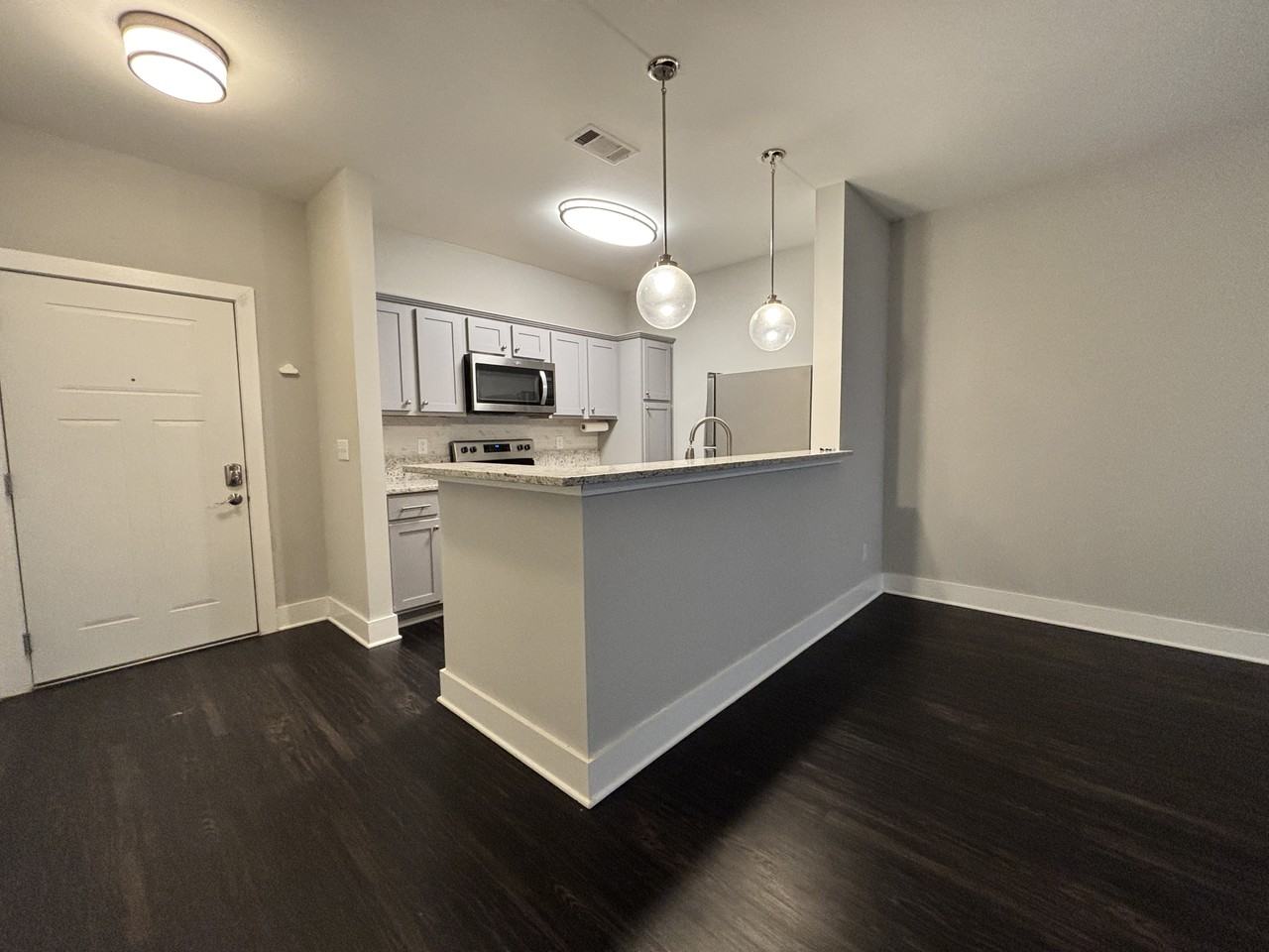 934 Governors Ct #202 - Photo 5 of 17