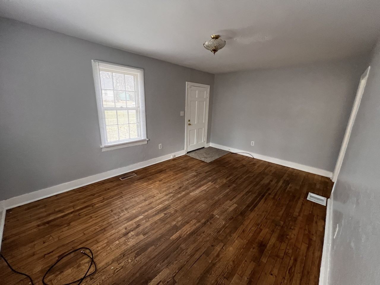 606 Kingwood Dr - Photo 3 of 16