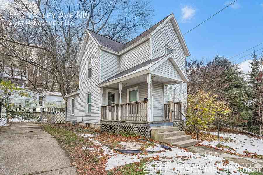 553 Valley Ave Nw - Photo 2 of 15