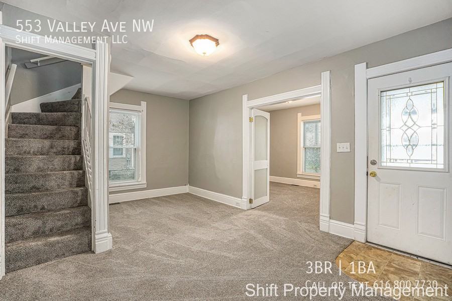 553 Valley Ave Nw - Photo 3 of 15